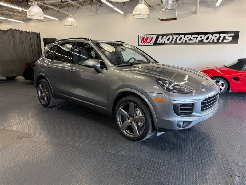 2017 Porsche Cayenne S   - Photo 1 - Grand Rapids, MI 49548