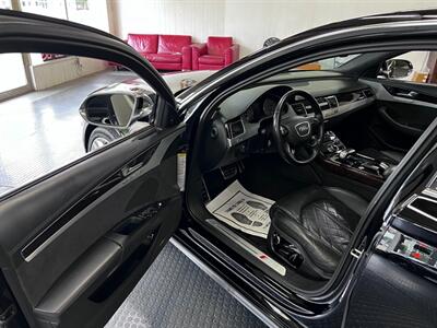 2014 Audi S8 4.0T quattro - Photo 12 - Grand Rapids, MI 49548