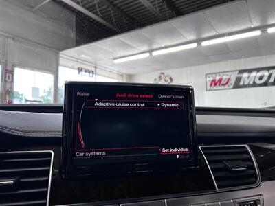 2014 Audi S8 4.0T quattro - Photo 26 - Grand Rapids, MI 49548