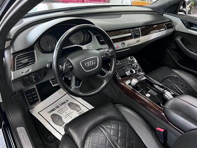 2014 Audi S8 4.0T quattro - Photo 14 - Grand Rapids, MI 49548