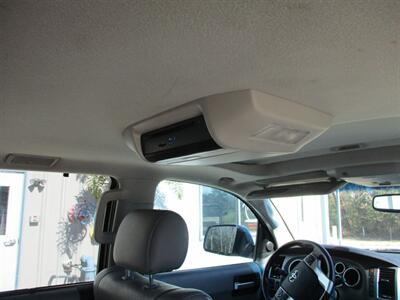 2014 Toyota Sequoia PLATINUM   - Photo 19 - Santa Fe, TX 77510