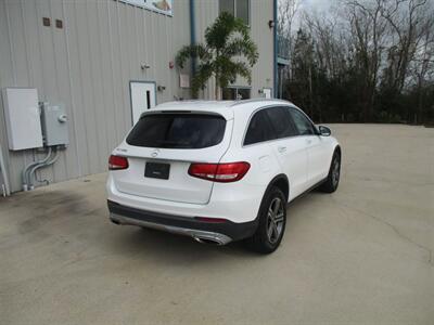 2019 Mercedes-Benz GLC 300   - Photo 4 - Santa Fe, TX 77510