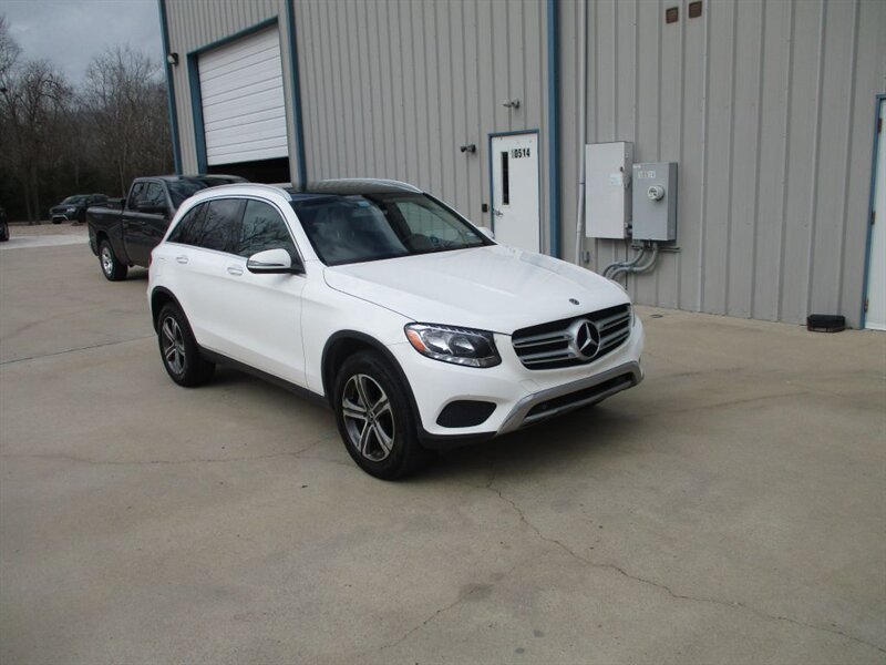 2019 Mercedes-Benz GLC 300   - Photo 1 - Santa Fe, TX 77510