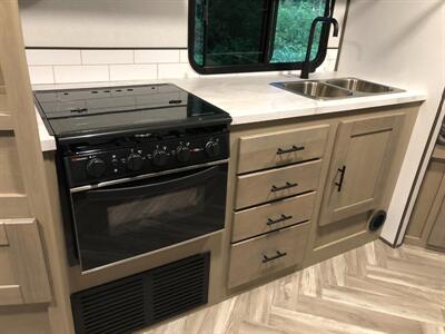 2021 RV KEYSTONE SHADOW CRUISE TRAVEL TRAILER 31' 259BHS   - Photo 17 - Woodinville, WA 98077
