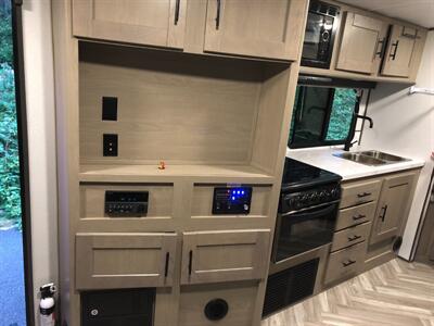 2021 RV KEYSTONE SHADOW CRUISE TRAVEL TRAILER 31' 259BHS   - Photo 16 - Woodinville, WA 98077