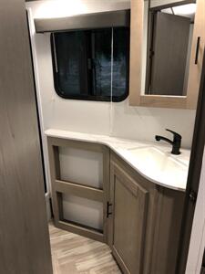 2021 RV KEYSTONE SHADOW CRUISE TRAVEL TRAILER 31' 259BHS   - Photo 21 - Woodinville, WA 98077