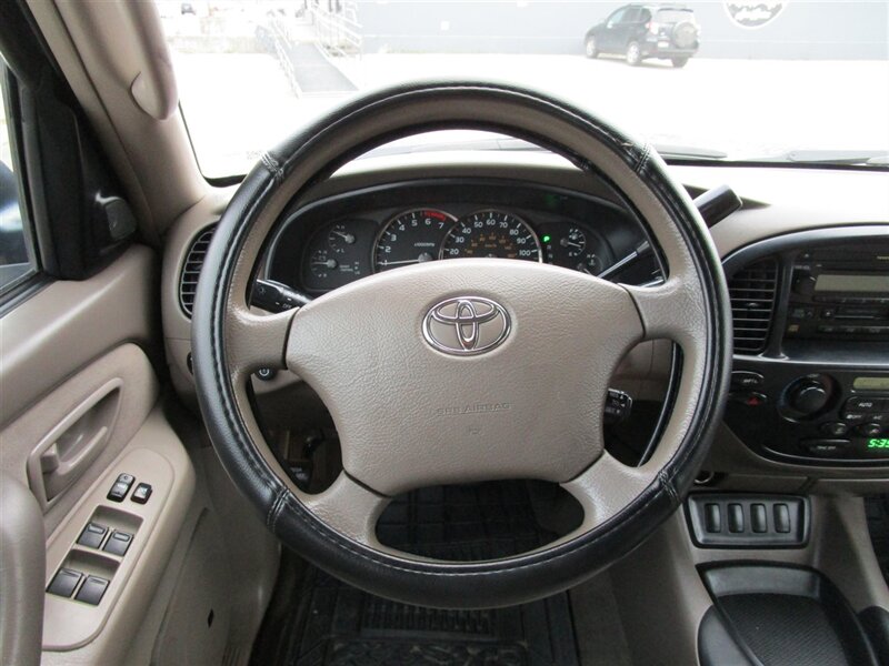 2005 Toyota Sequoia SR5 photo