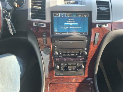2010 Cadillac Escalade   - Photo 10 - Boise, ID 83714