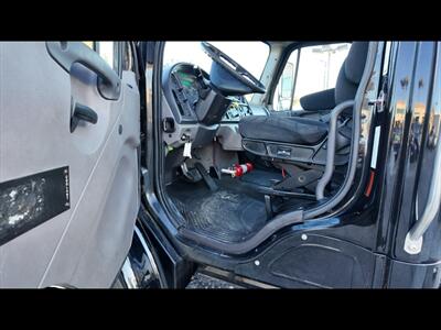 2017 Freightliner M2 106 CAB & CHASIS - Photo 4 - San Jacinto, CA 92583