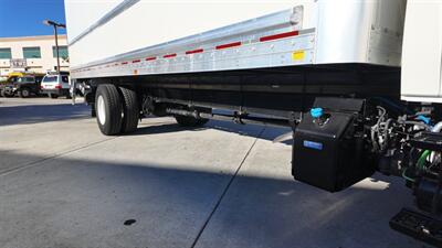 2021 International MV607 106  26 ft BOX TRUCK - Photo 32 - San Jacinto, CA 92583