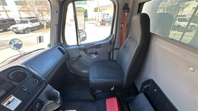 2013 Freightliner M2  103 24 ft BOX TRUCK - Photo 6 - San Jacinto, CA 92583