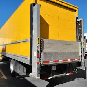 2019 Freightliner M2 106 26FT BOX TRUCK - Photo 2 - San Jacinto, CA 92583