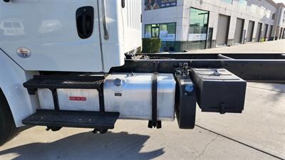 2019 Freightliner M2 106  CAB & CHASSIS 10 SPEEDS MANUAL - Photo 19 - San Jacinto, CA 92583