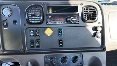 2019 Freightliner M2 106  CAB & CHASSIS 10 SPEEDS MANUAL - Photo 9 - San Jacinto, CA 92583