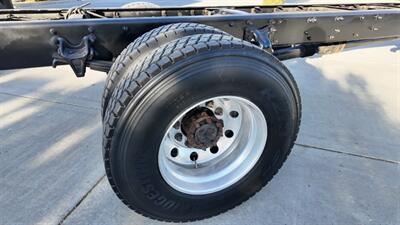 2019 Freightliner M2 106  CAB & CHASSIS 10 SPEEDS MANUAL - Photo 24 - San Jacinto, CA 92583