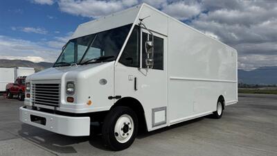 2017 Freightliner MT45 Walk-in Van  STEP VAN
