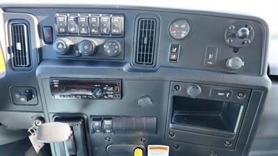 2021 International MV607 106  26 ft BOX TRUCK - Photo 5 - San Jacinto, CA 92583