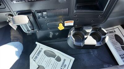 2021 International MV607 106  26 ft BOX TRUCK - Photo 6 - San Jacinto, CA 92583