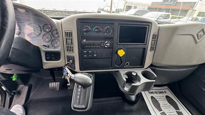 2018 International 4300 106 26 ft BOX TRUCK - Photo 5 - San Jacinto, CA 92583