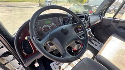 2017 Freightliner M2 106  CAB & CHASSIS - Photo 7 - San Jacinto, CA 92583