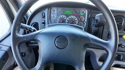 2019 Freightliner M2 106 26 ft BOX TRUCK - Photo 7 - San Jacinto, CA 92583