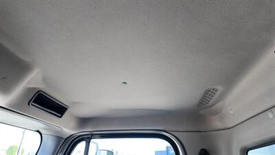 2019 Freightliner M2 106 26 ft BOX TRUCK - Photo 8 - San Jacinto, CA 92583