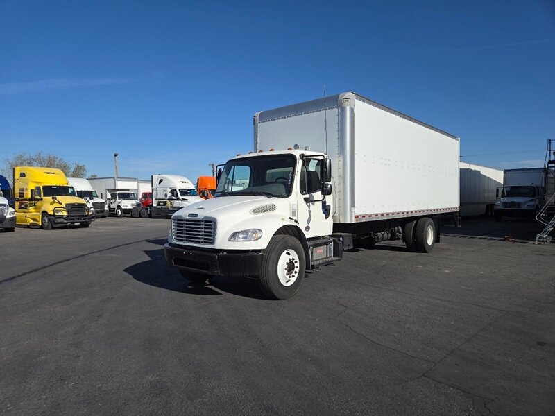 2019 Freightliner M2 106  26 ft BOX TRUCK - Photo 1 - San Jacinto, CA 92583