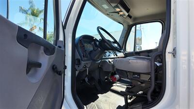 2021 Freightliner M2 106 26 ft BOX TRUCK - Photo 19 - San Jacinto, CA 92583