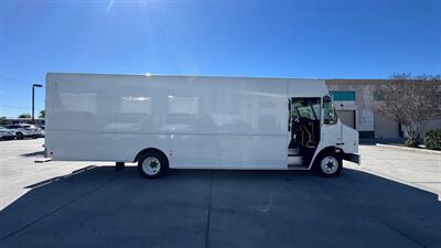 2017 Freightliner MT45 22FT Walk-in Van  STEP VAN - Photo 9 - San Jacinto, CA 92583