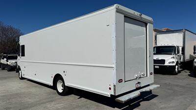 2017 Freightliner MT45 22FT Walk-in Van  STEP VAN - Photo 3 - San Jacinto, CA 92583