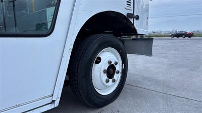 2017 Freightliner MT45 Walk-in Van  20ft STEP VAN - Photo 12 - San Jacinto, CA 92583