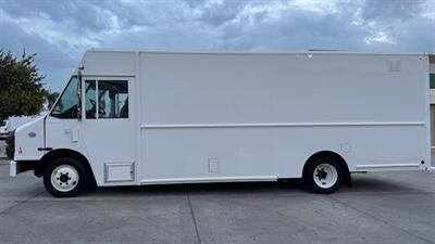 2017 Freightliner MT45 Walk-in Van  20ft STEP VAN - Photo 2 - San Jacinto, CA 92583