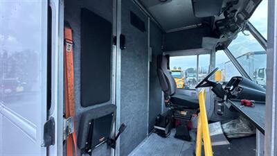 2017 Freightliner MT45 Walk-in Van  20ft STEP VAN - Photo 22 - San Jacinto, CA 92583