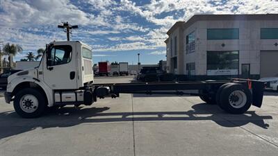2015 Freightliner M2 CAB AND CHASSIS  HIDRAULIC BRAKES - Photo 2 - San Jacinto, CA 92583