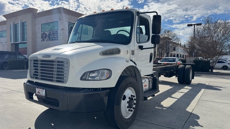 2015 Freightliner M2 CAB AND CHASSIS  HIDRAULIC BRAKES - Photo 1 - San Jacinto, CA 92583