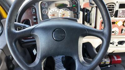 2019 Freightliner M2 106 26FT BOX TRUCK - Photo 10 - San Jacinto, CA 92583