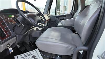 2021 Freightliner M2 106 26 ft BOX TRUCK - Photo 9 - San Jacinto, CA 92583