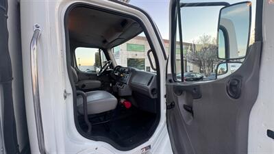 2019 Freightliner M2 106 26 ft REEFER BOX TRUCK - Photo 13 - San Jacinto, CA 92583