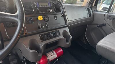 2019 Freightliner M2 106 26 ft REEFER BOX TRUCK - Photo 3 - San Jacinto, CA 92583