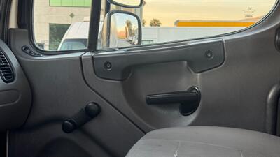 2019 Freightliner M2 106 26 ft REEFER BOX TRUCK - Photo 4 - San Jacinto, CA 92583