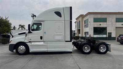 2020 Freightliner NEW CASCADIA  126 " BBC - Photo 2 - San Jacinto, CA 92583