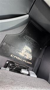 2020 Freightliner NEW CASCADIA  126 " BBC - Photo 21 - San Jacinto, CA 92583