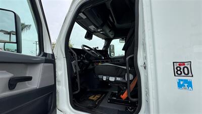 2020 Freightliner NEW CASCADIA  126 " BBC - Photo 4 - San Jacinto, CA 92583