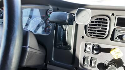 2016 Freightliner M2 106 26 ft BOX L X 94W X 107H - Photo 8 - San Jacinto, CA 92583