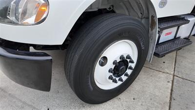 2018 Freightliner M2 106 26 ft BOX TRUCK - Photo 2 - San Jacinto, CA 92583