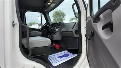 2018 Freightliner M2 106 26 ft BOX TRUCK - Photo 28 - San Jacinto, CA 92583