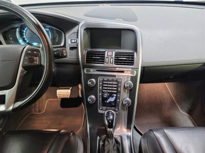 2014 Volvo XC60 T6  R Design - Photo 15 - West Chester, PA 19382
