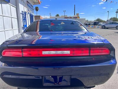 2014 Dodge Challenger SXT   - Photo 4 - Tucson, AZ 85711