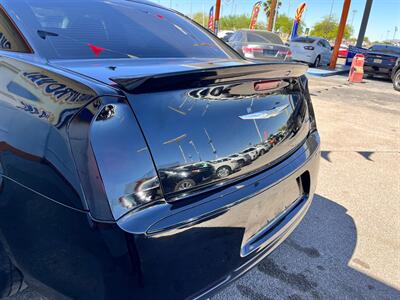 2018 Chrysler 300 Touring   - Photo 5 - Tucson, AZ 85711