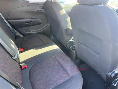 2018 Chevrolet Sonic LT Auto   - Photo 11 - Tucson, AZ 85710